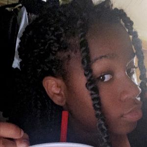 Meet your Posher, Emaya